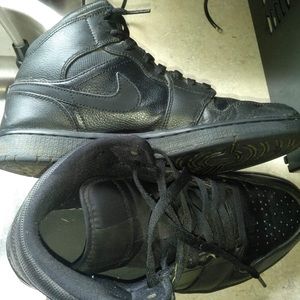 Jordan 1 shoes mid top